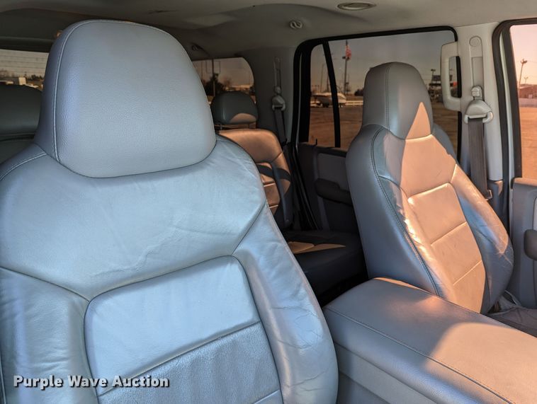 image for item DR6828 2005 Ford Expedition  SUV