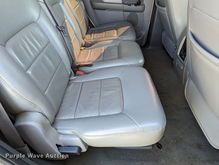 image for item DR6828 2005 Ford Expedition  SUV