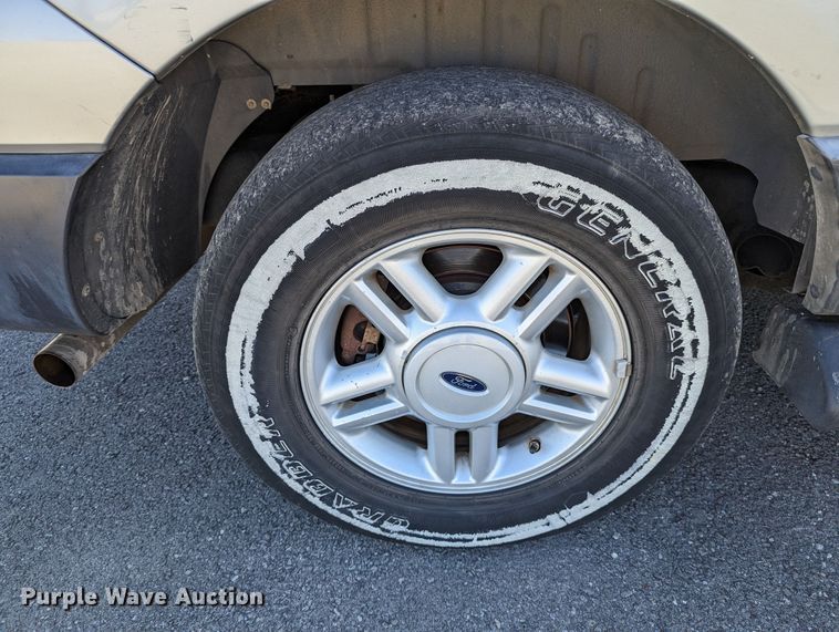 image for item DR6828 2005 Ford Expedition  SUV