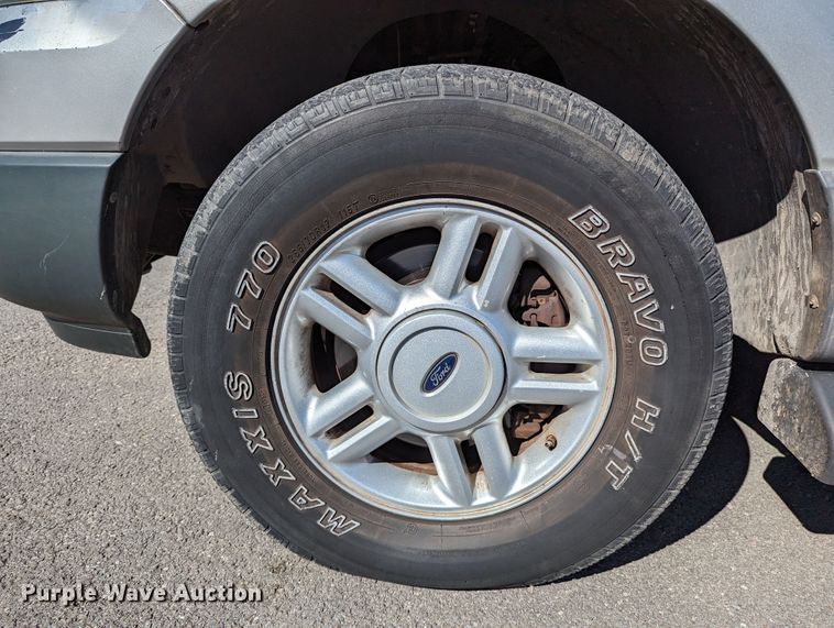 image for item DR6828 2005 Ford Expedition  SUV