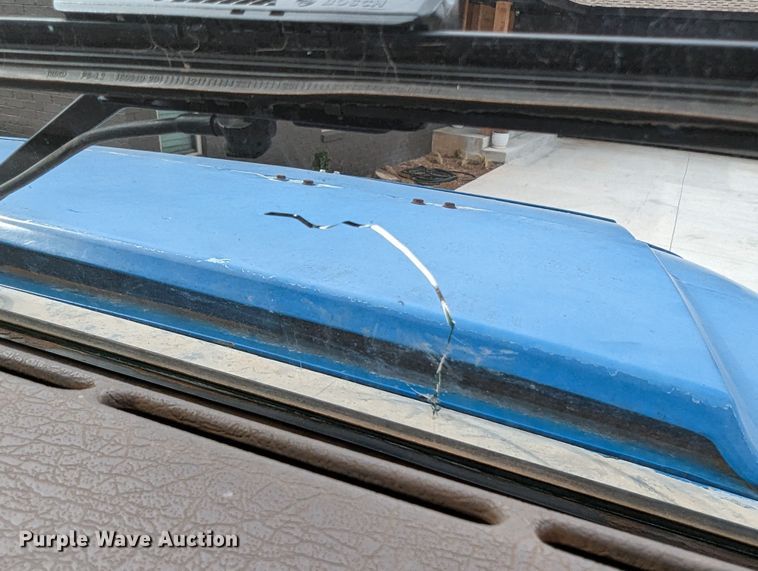 image for item DR6832 1996 International 4700  Crew Cab semi truck