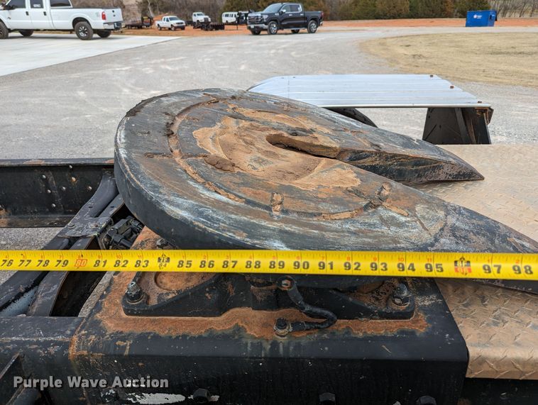 image for item DR6832 1996 International 4700  Crew Cab semi truck