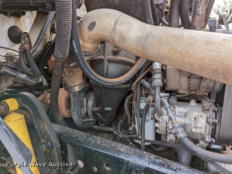 image for item DR6835 1999 Ford F800  truck cab and chassis