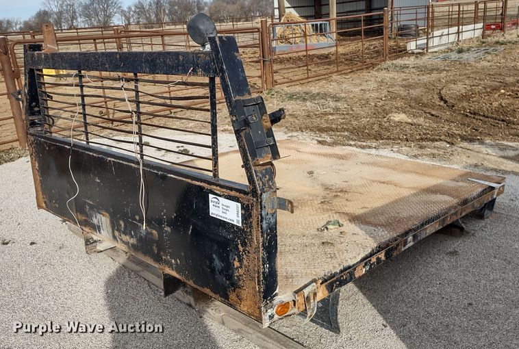 image for item DR8237 Flatbed