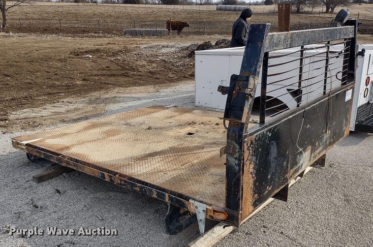 image for item DR8237 Flatbed