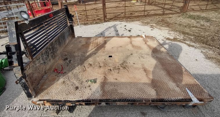 image for item DR8237 Flatbed