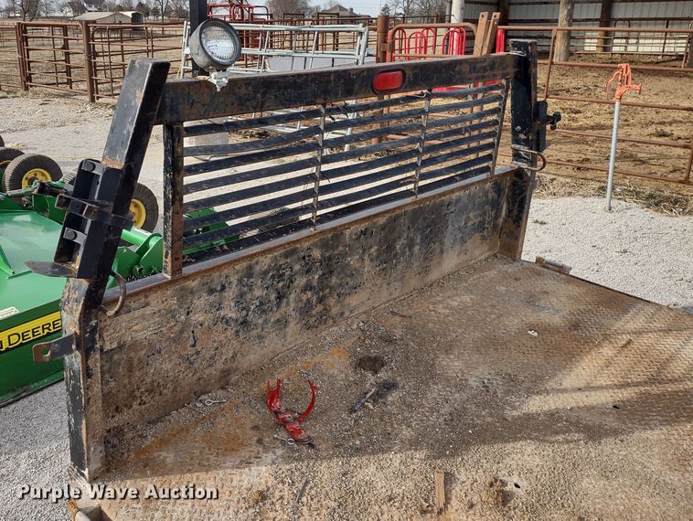 image for item DR8237 Flatbed