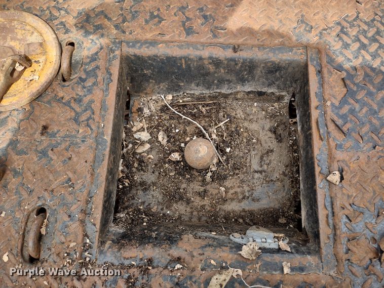 image for item DR8242 CM Truck Beds  flatbed