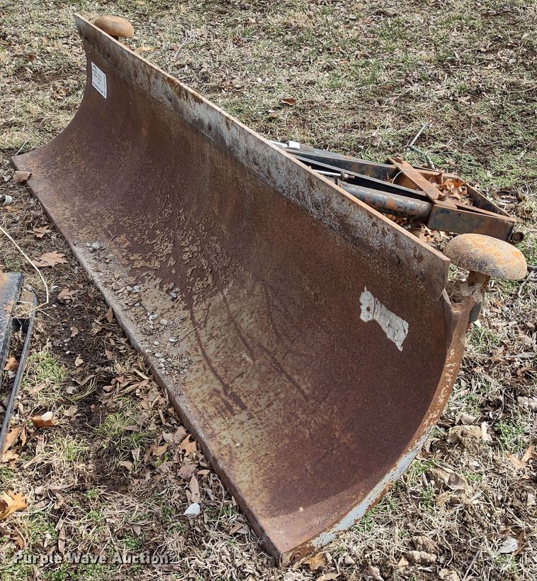 image for item DR8243 8'W snow plow