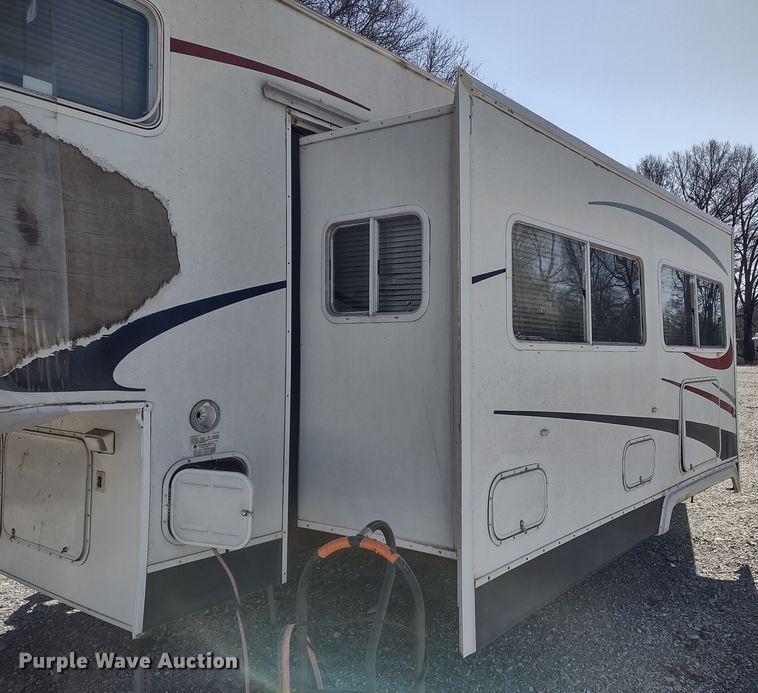 image for item DR8247 2006 Coachmen 525TBS  RV