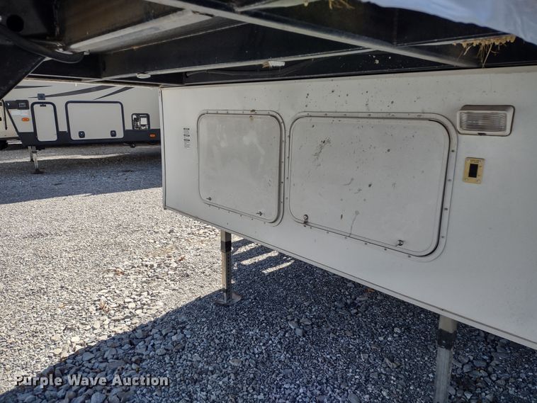 image for item DR8247 2006 Coachmen 525TBS  RV