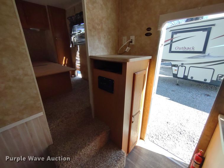 image for item DR8247 2006 Coachmen 525TBS  RV