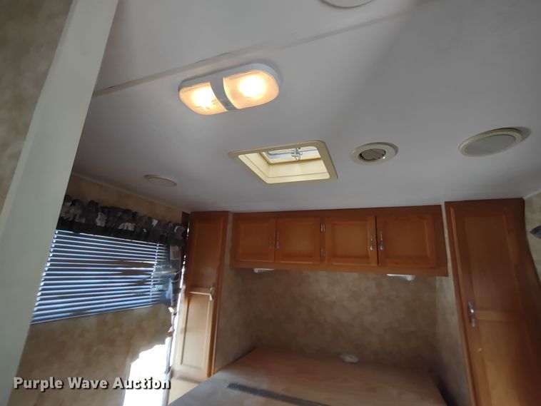image for item DR8247 2006 Coachmen 525TBS  RV