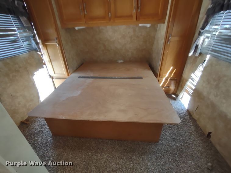 image for item DR8247 2006 Coachmen 525TBS  RV