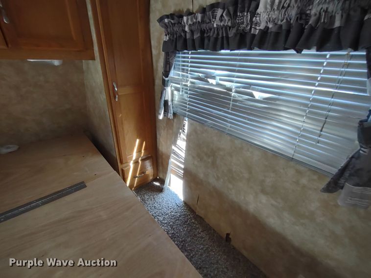 image for item DR8247 2006 Coachmen 525TBS  RV