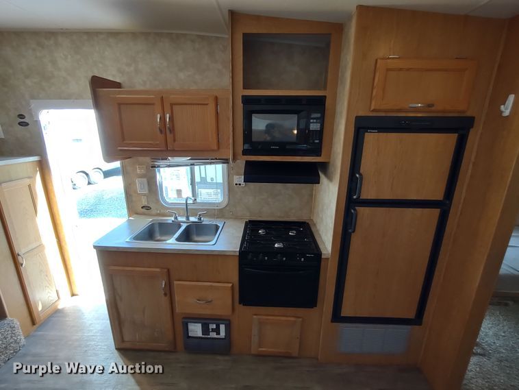 image for item DR8247 2006 Coachmen 525TBS  RV