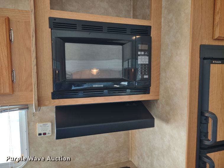 image for item DR8247 2006 Coachmen 525TBS  RV