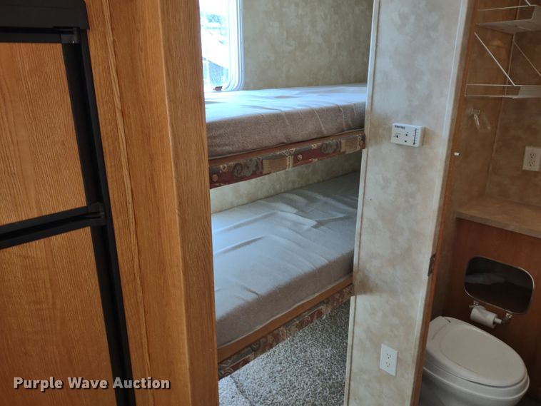 image for item DR8247 2006 Coachmen 525TBS  RV