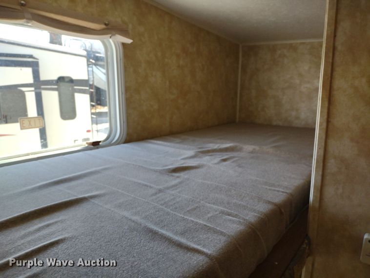 image for item DR8247 2006 Coachmen 525TBS  RV