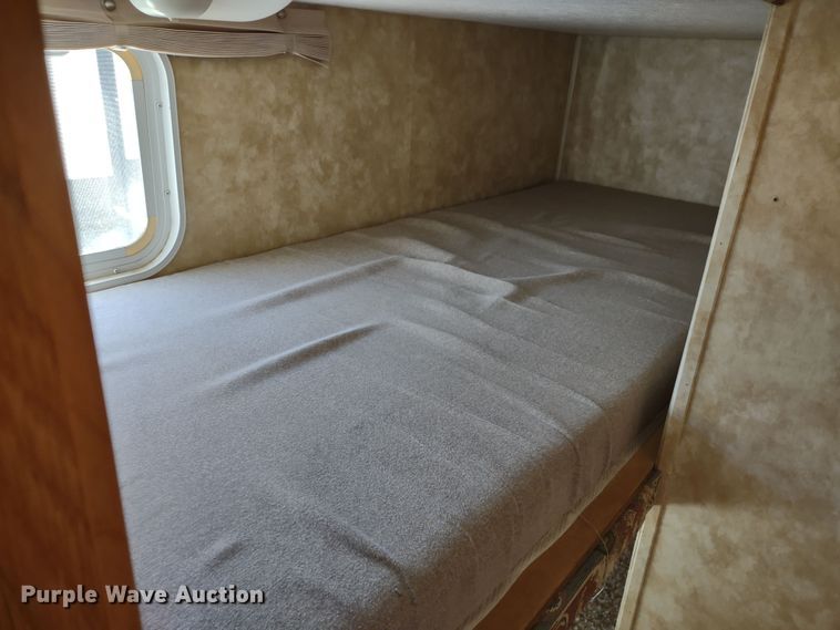 image for item DR8247 2006 Coachmen 525TBS  RV