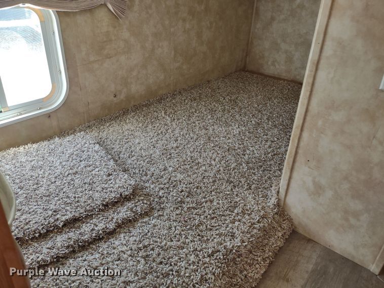 image for item DR8247 2006 Coachmen 525TBS  RV