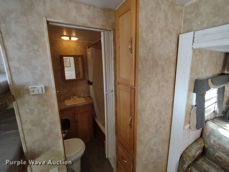 image for item DR8247 2006 Coachmen 525TBS  RV