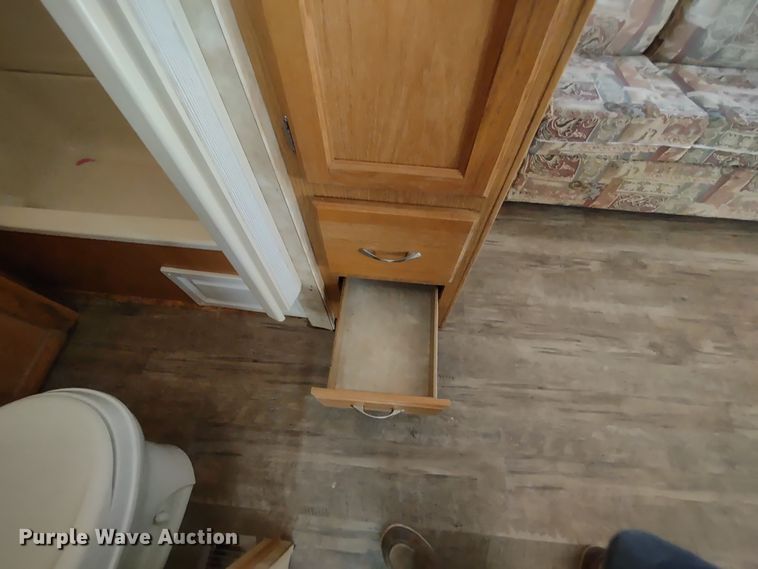 image for item DR8247 2006 Coachmen 525TBS  RV