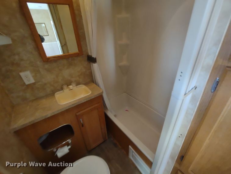 image for item DR8247 2006 Coachmen 525TBS  RV