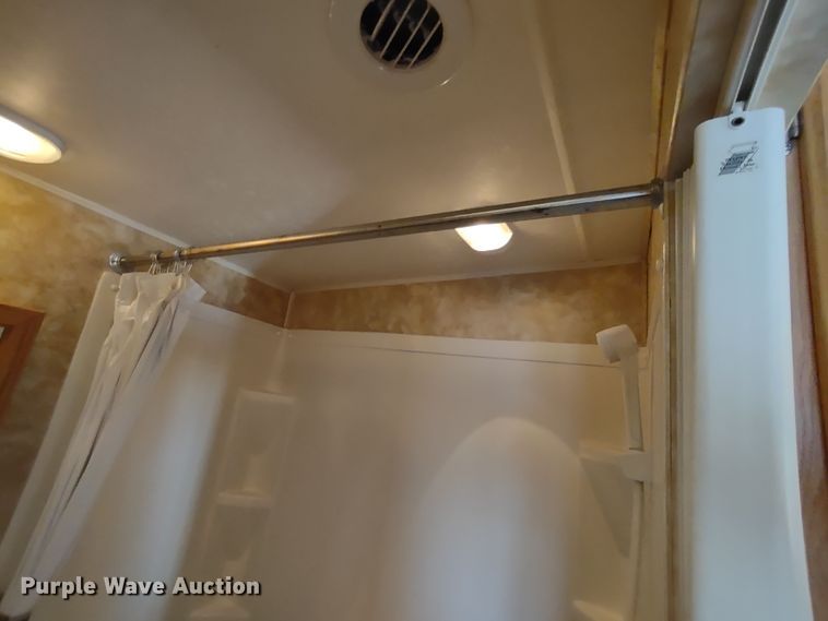 image for item DR8247 2006 Coachmen 525TBS  RV