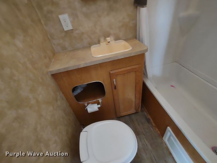 image for item DR8247 2006 Coachmen 525TBS  RV