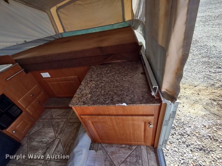 image for item DR8250 2011 Starcraft  pop-up camper