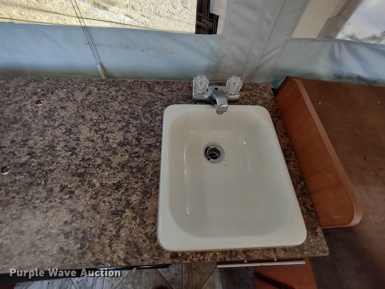 image for item DR8250 2011 Starcraft  pop-up camper