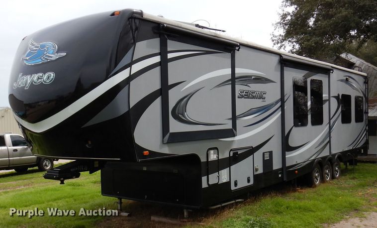 image for item HB9765 2016 Jayco Seismic  toy hauler camper