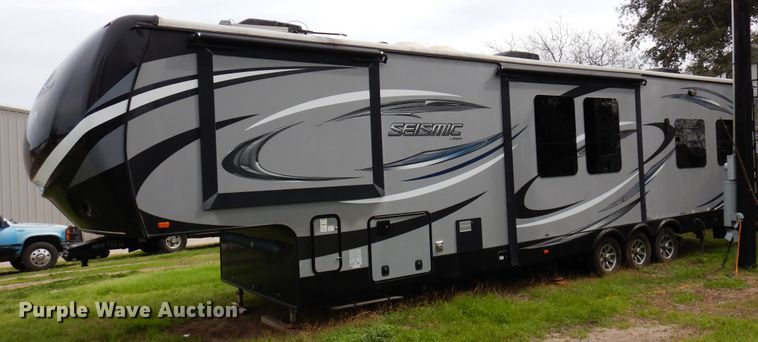 image for item HB9765 2016 Jayco Seismic  toy hauler camper