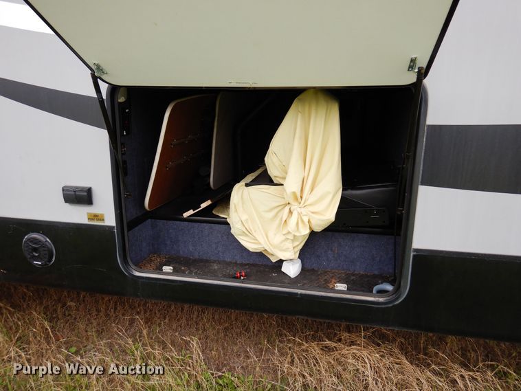 image for item HB9765 2016 Jayco Seismic  toy hauler camper