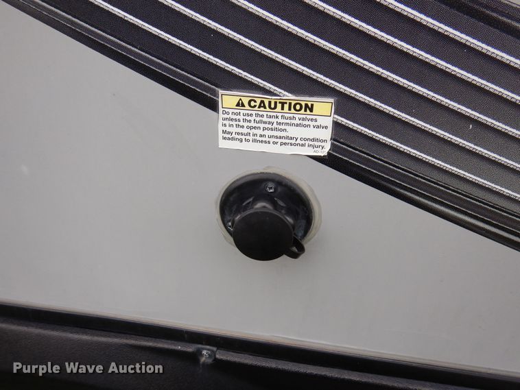 image for item HB9765 2016 Jayco Seismic  toy hauler camper