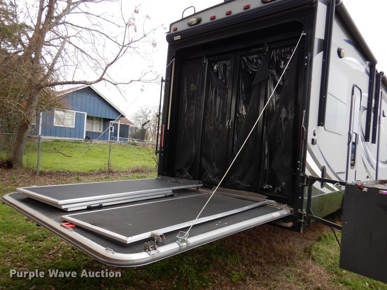 image for item HB9765 2016 Jayco Seismic  toy hauler camper