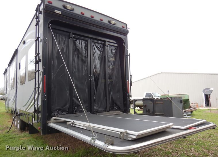 image for item HB9765 2016 Jayco Seismic  toy hauler camper