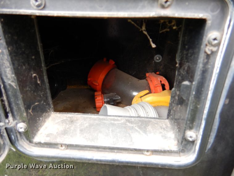 image for item HB9765 2016 Jayco Seismic  toy hauler camper