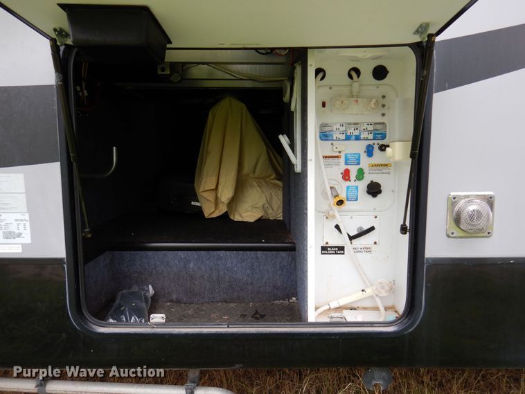 image for item HB9765 2016 Jayco Seismic  toy hauler camper