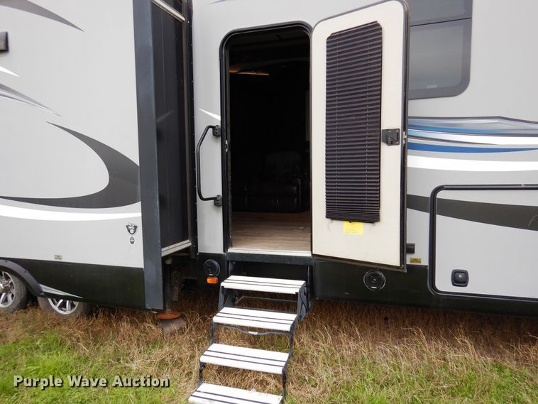 image for item HB9765 2016 Jayco Seismic  toy hauler camper