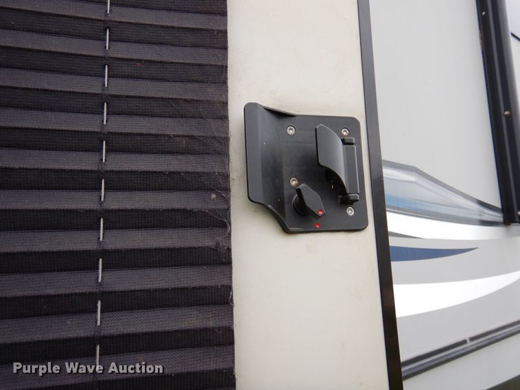 image for item HB9765 2016 Jayco Seismic  toy hauler camper