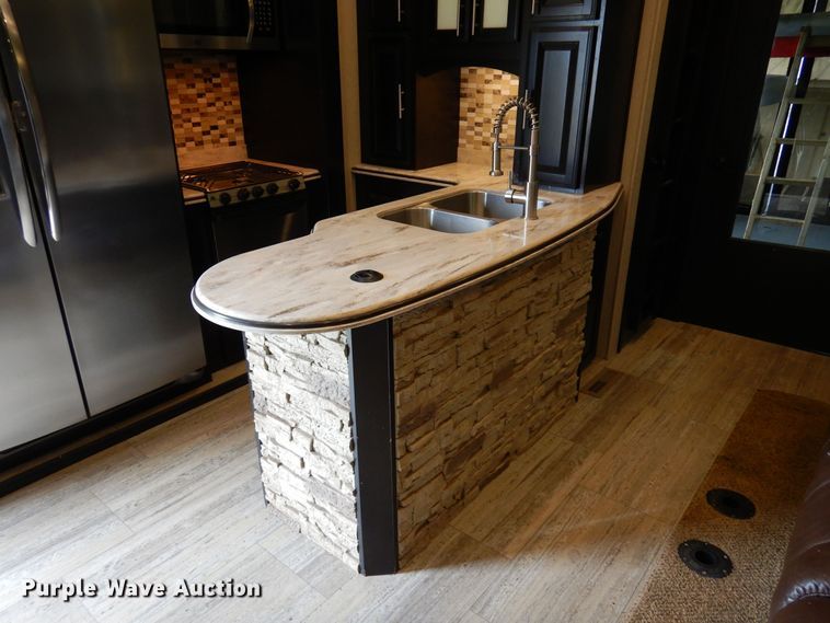 image for item HB9765 2016 Jayco Seismic  toy hauler camper