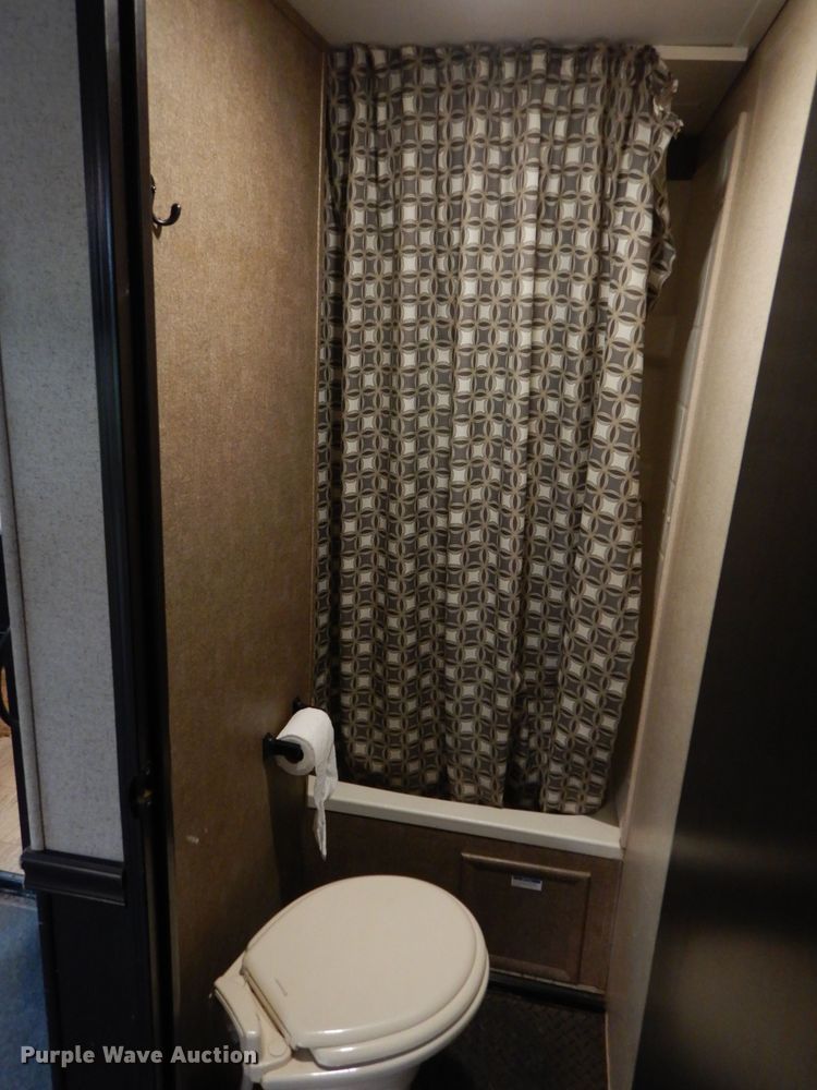 image for item HB9765 2016 Jayco Seismic  toy hauler camper