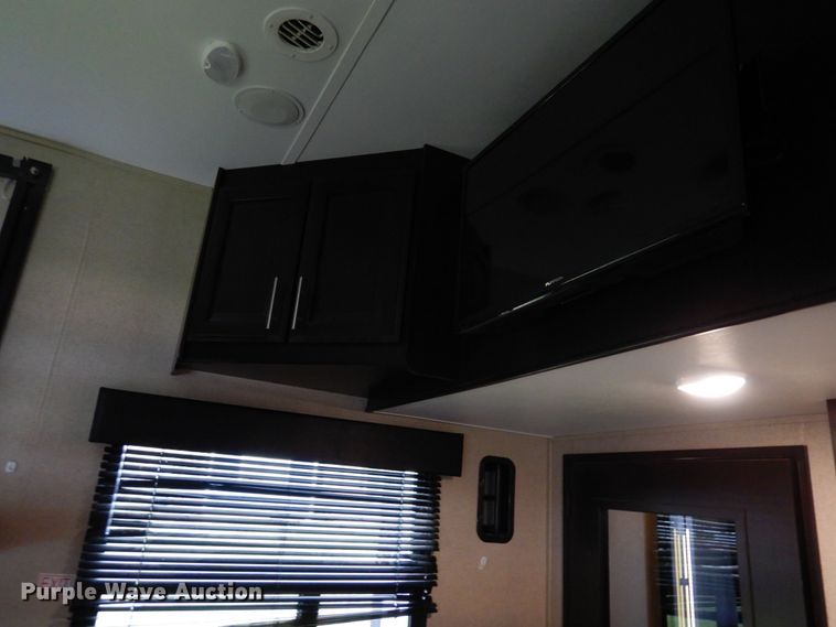 image for item HB9765 2016 Jayco Seismic  toy hauler camper