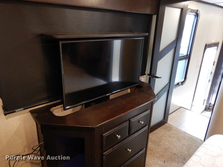 image for item HB9765 2016 Jayco Seismic  toy hauler camper