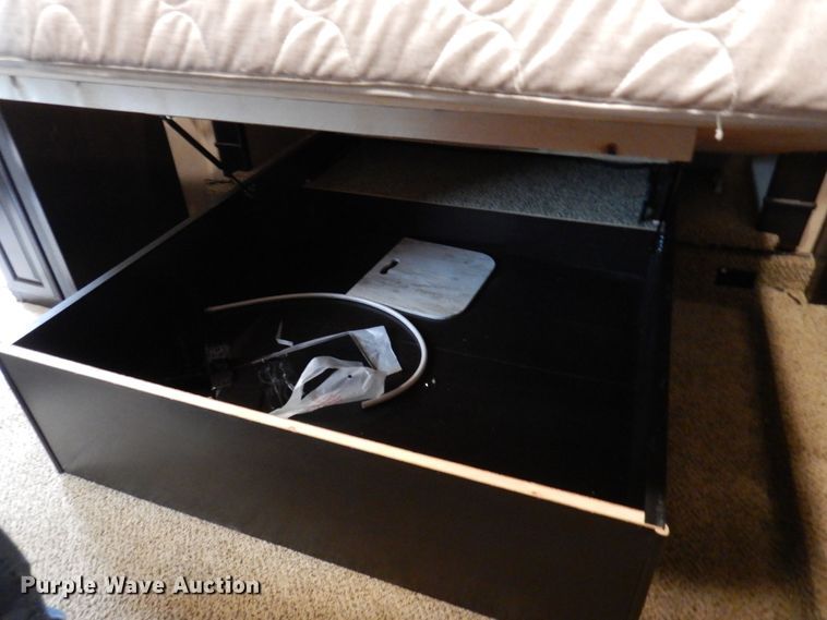 image for item HB9765 2016 Jayco Seismic  toy hauler camper