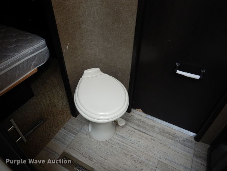 image for item HB9765 2016 Jayco Seismic  toy hauler camper