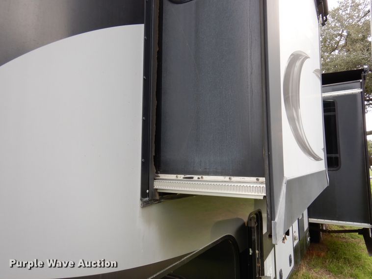 image for item HB9765 2016 Jayco Seismic  toy hauler camper