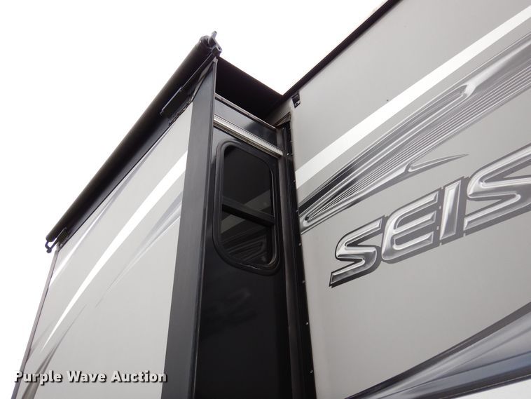 image for item HB9765 2016 Jayco Seismic  toy hauler camper